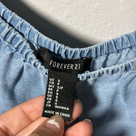 Forever 21 Women Denim Blue Chambray Off Shoulder Top size S - Picture 4 of 7